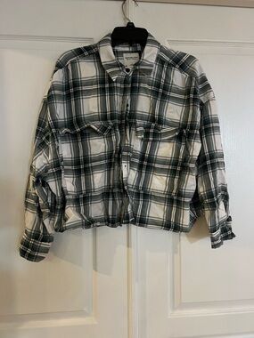Abercrombie & Fitch White and Dark Green Plaid Button-Down Shirt Cropped Large